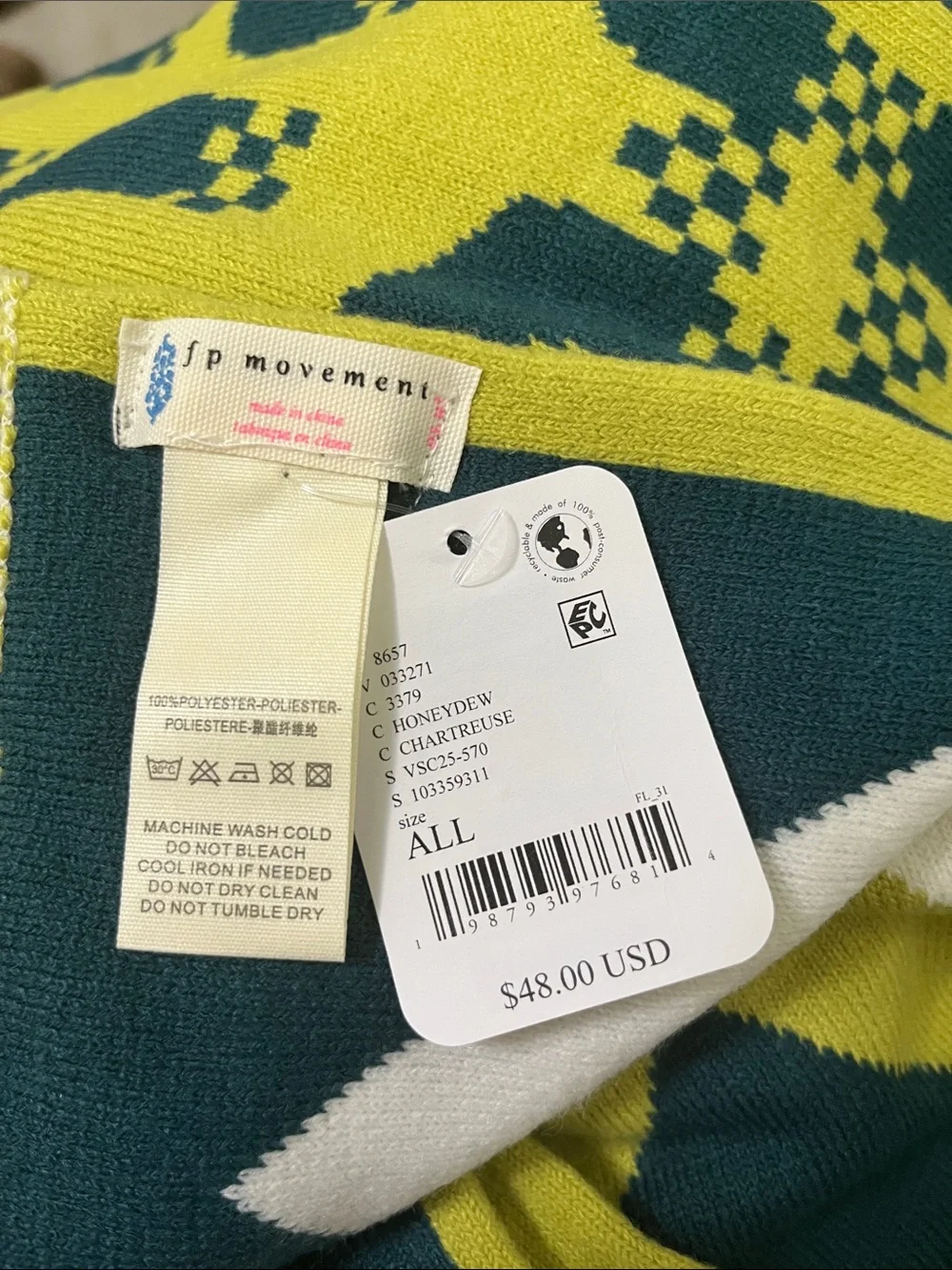1482.FREE PEOPLE Big League Reversible Scarf in Honeydew Chartreuse One size NWT